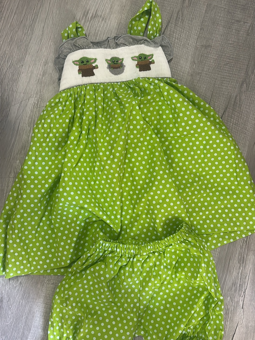 Baby Yoda smocked Polka Dot Dress & Bloomers size 5t